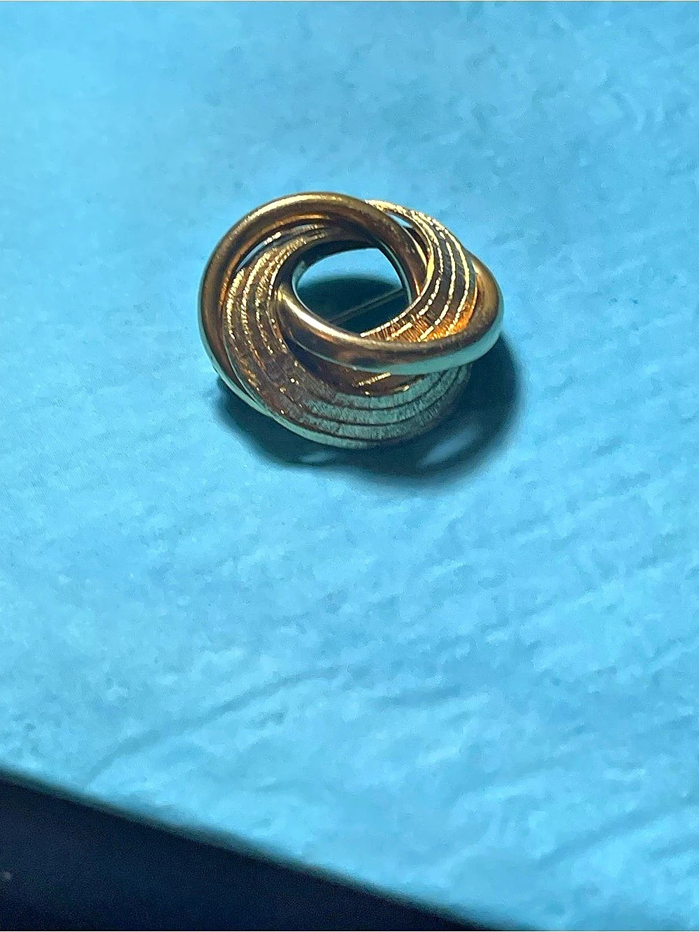 Dgp  rolled gold Gold-Tone Intertwined Loop Brooch signed HR dgp Germany .